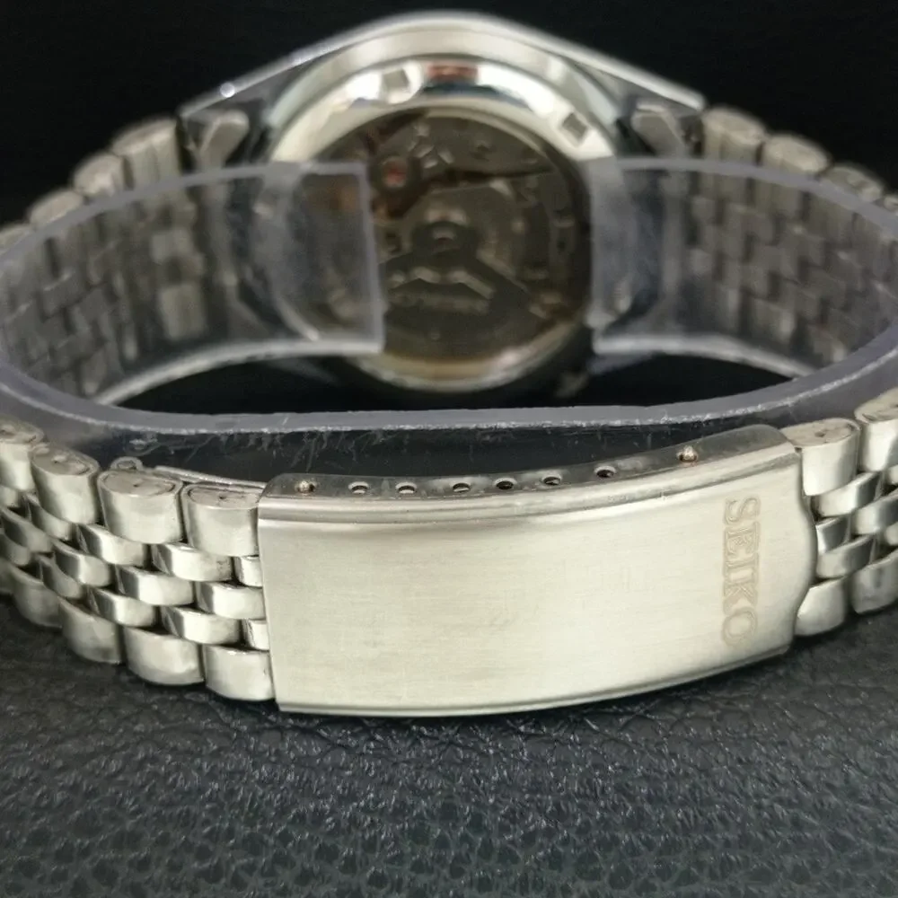 Vintage 1972 Seiko Automatic Mens Silver Watch W/daydate & Silver Accents